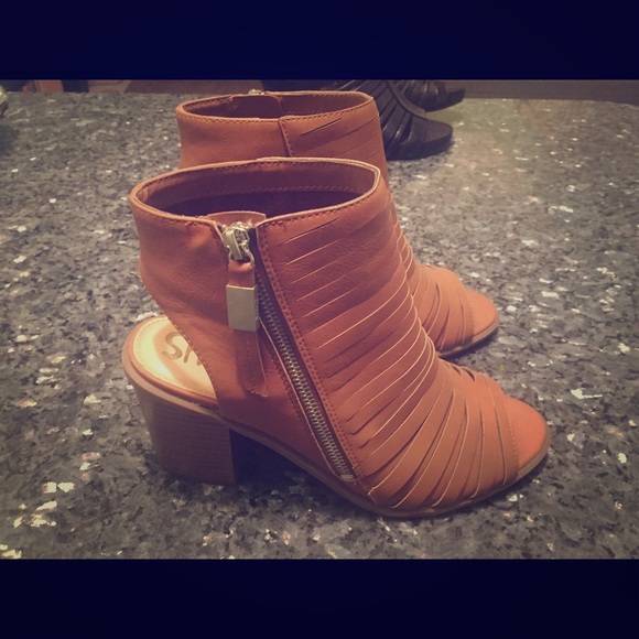 Circus by Sam Edelman - Picture 1 of 4